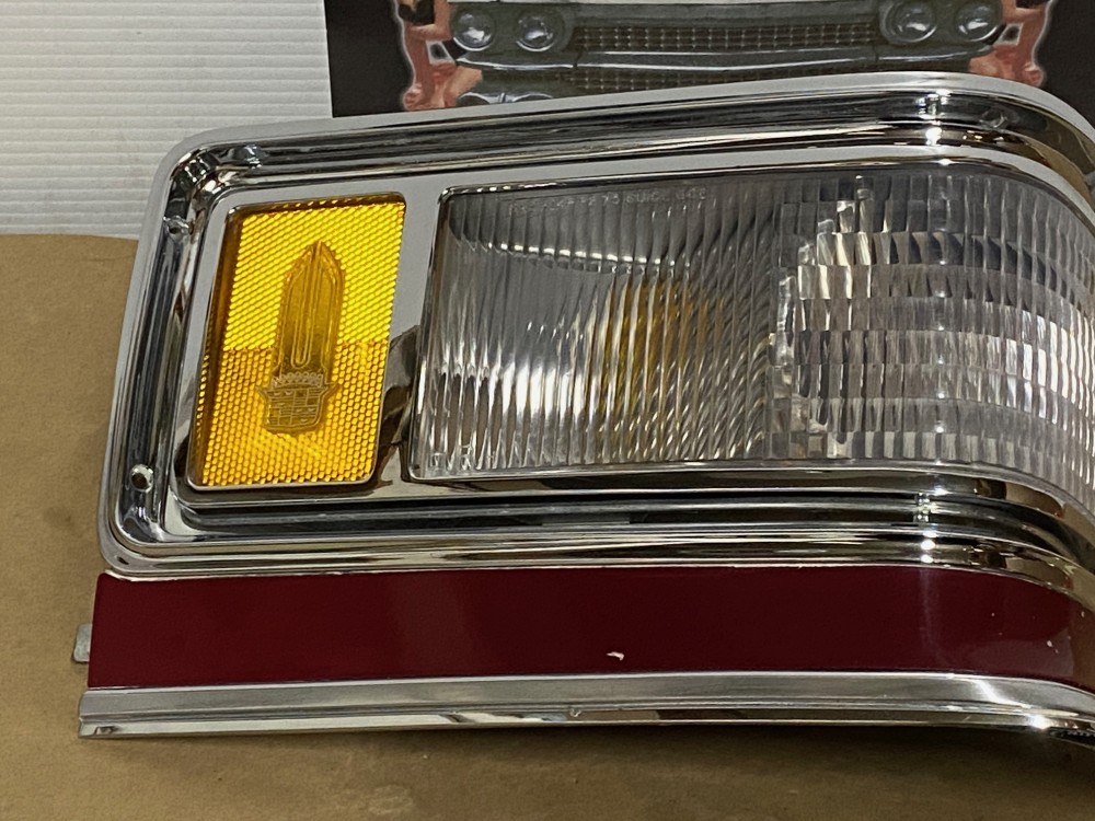 OEM 1975 1976 Cadillac Deville Calais Fleetwood RIGHT PASSENGER SIDE TURN SIGNAL PARK CORNER LIGHT LENS #1605271/#5968018/#5966732 - Image 5