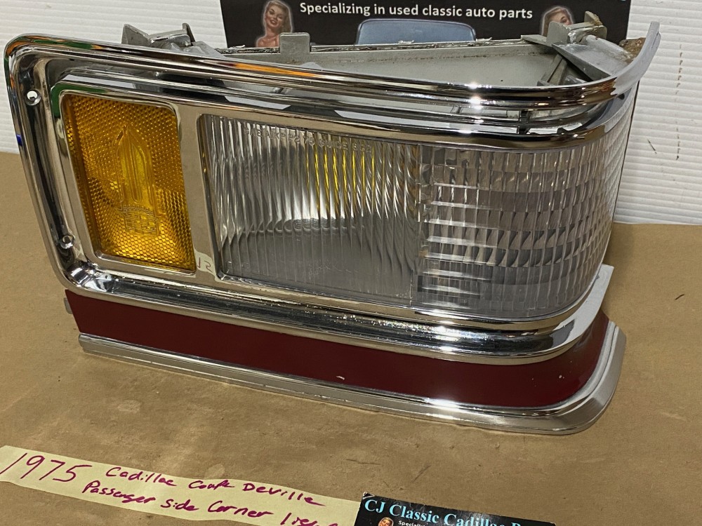 OEM 1975 1976 Cadillac Deville Calais Fleetwood RIGHT PASSENGER SIDE TURN SIGNAL PARK CORNER LIGHT LENS #1605271/#5968018/#5966732 - Image 9