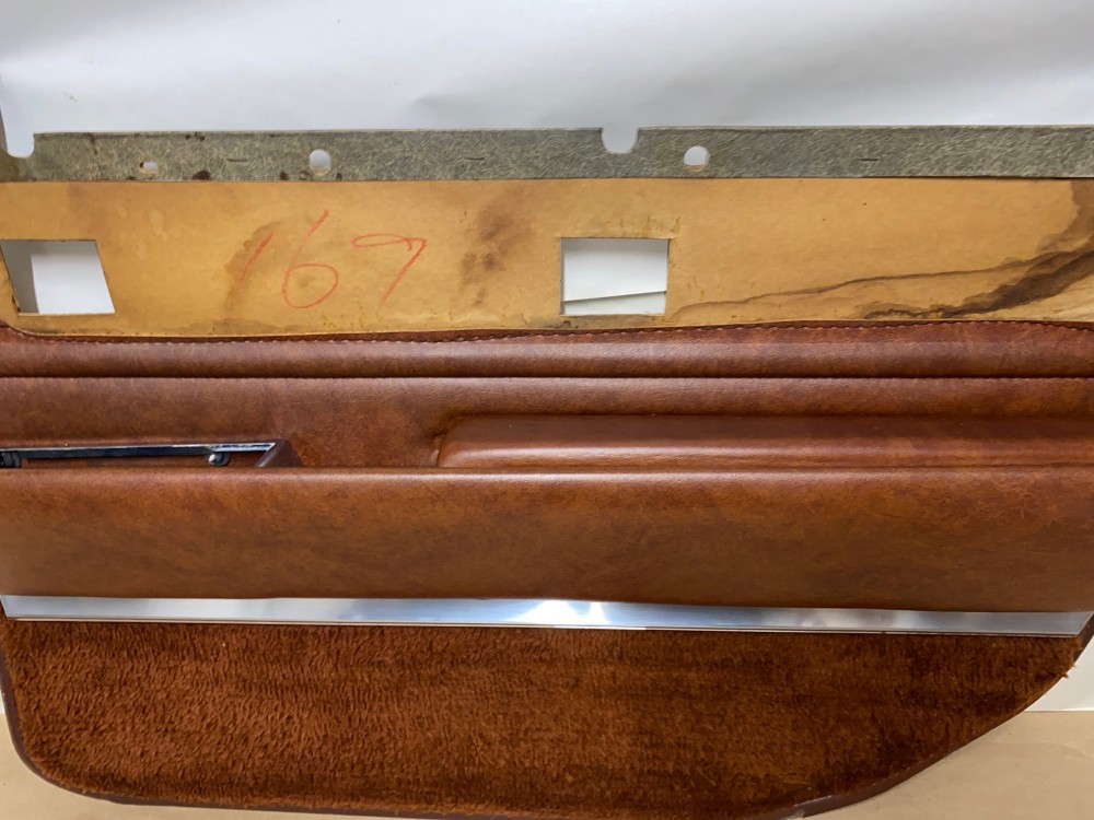 OEM 1966 Cadillac Fleetwood 4 Door RIGHT PASSENGER SIDE REAR DOOR PANEL TRIM WITH ARM REST BASE & COURTESY LIGHT - BROWN - Image 3