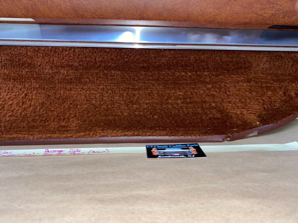 OEM 1966 Cadillac Fleetwood 4 Door RIGHT PASSENGER SIDE REAR DOOR PANEL TRIM WITH ARM REST BASE & COURTESY LIGHT - BROWN - Image 9