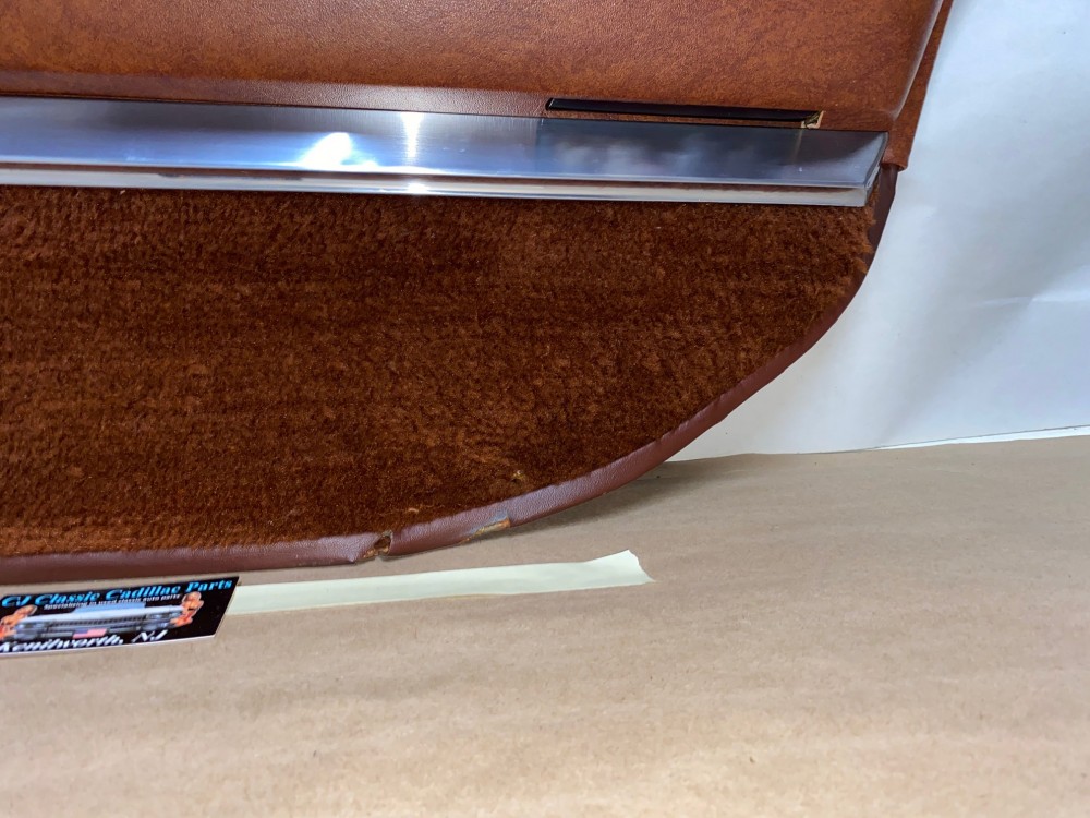 OEM 1966 Cadillac Fleetwood 4 Door RIGHT PASSENGER SIDE REAR DOOR PANEL TRIM WITH ARM REST BASE & COURTESY LIGHT - BROWN - Image 10