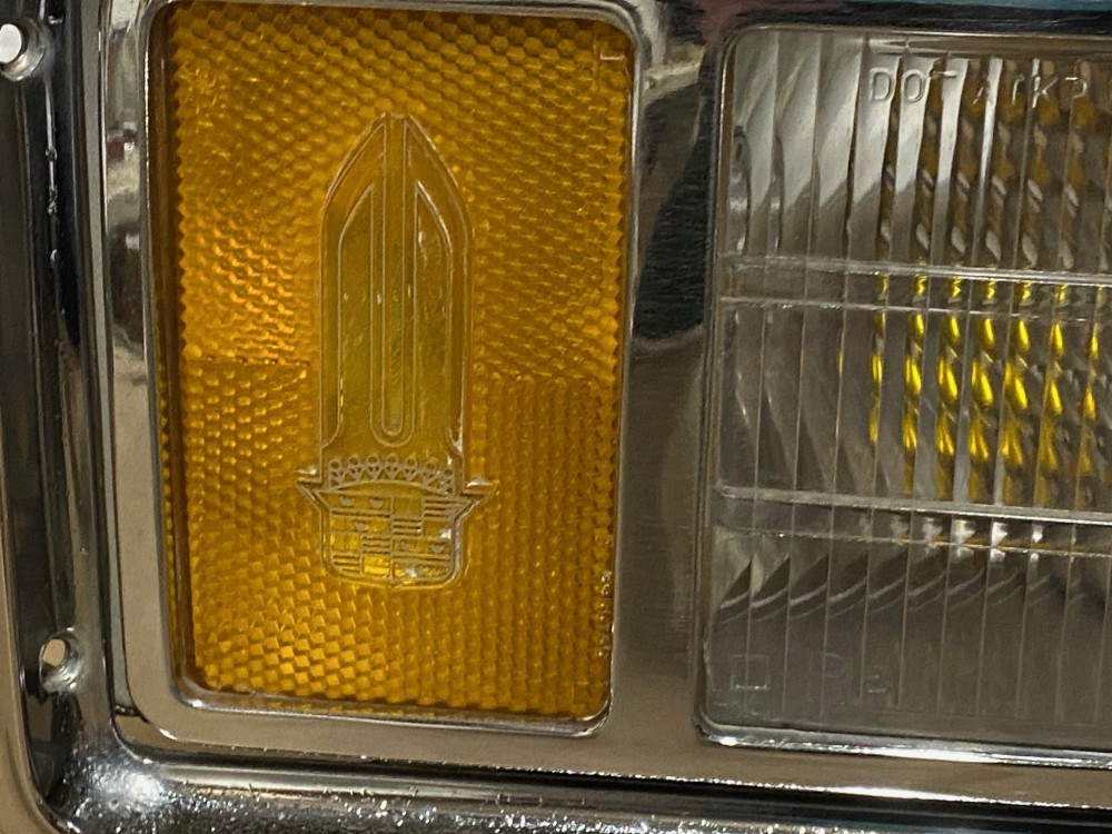 OEM 1975 1976 Cadillac Deville Calais Fleetwood RIGHT PASSENGER SIDE TURN SIGNAL PARK CORNER LIGHT LENS #1605271/#5968018/#5966732 - Image 8