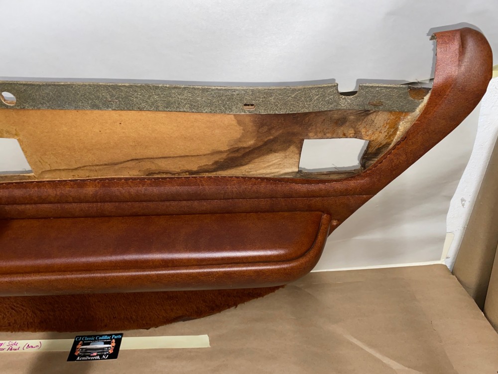 OEM 1966 Cadillac Fleetwood 4 Door RIGHT PASSENGER SIDE REAR DOOR PANEL TRIM WITH ARM REST BASE & COURTESY LIGHT - BROWN - Image 14