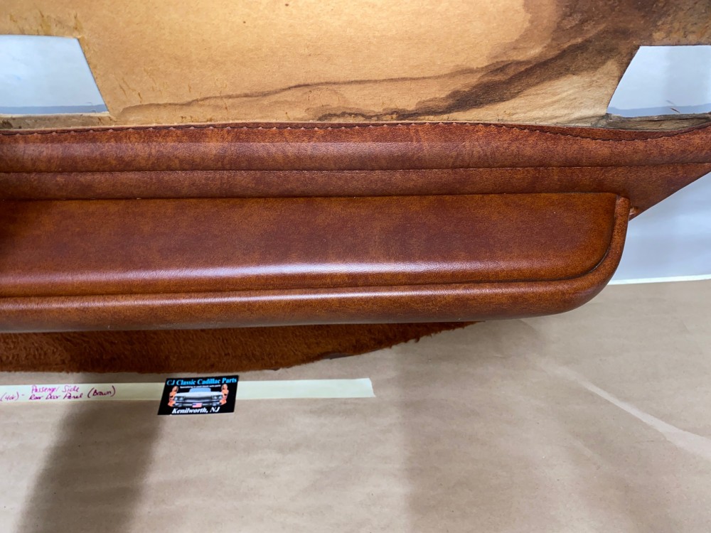 OEM 1966 Cadillac Fleetwood 4 Door RIGHT PASSENGER SIDE REAR DOOR PANEL TRIM WITH ARM REST BASE & COURTESY LIGHT - BROWN - Image 15