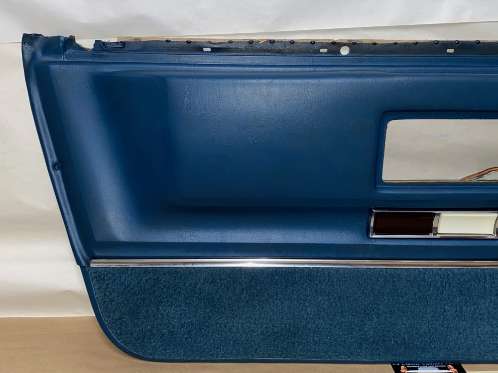 OEM 1971 1972 1973 1974 1975 1976 Cadillac Sedan Deville Fleetwood Calais 4 Door LEFT DRIVER SIDE REAR LOWER DOOR PANEL ARM REST with COURTESY LIGHT - DARK BLUE - Image 6