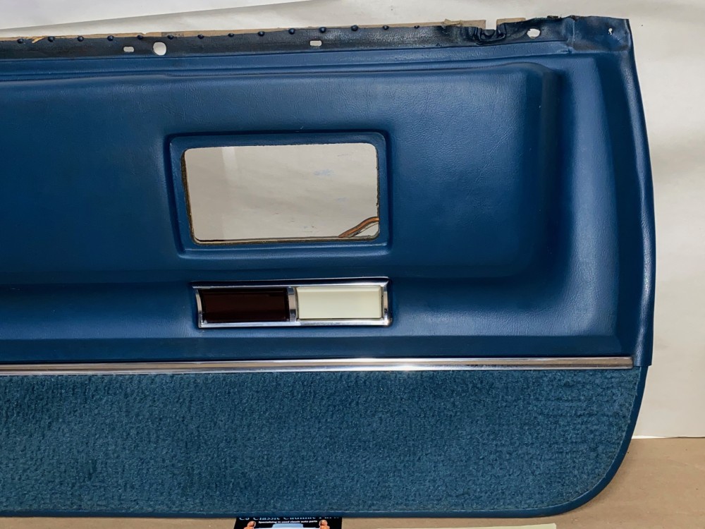 OEM 1971 1972 1973 1974 1975 1976 Cadillac Sedan Deville Fleetwood Calais 4 Door LEFT DRIVER SIDE REAR LOWER DOOR PANEL ARM REST with COURTESY LIGHT - DARK BLUE - Image 7