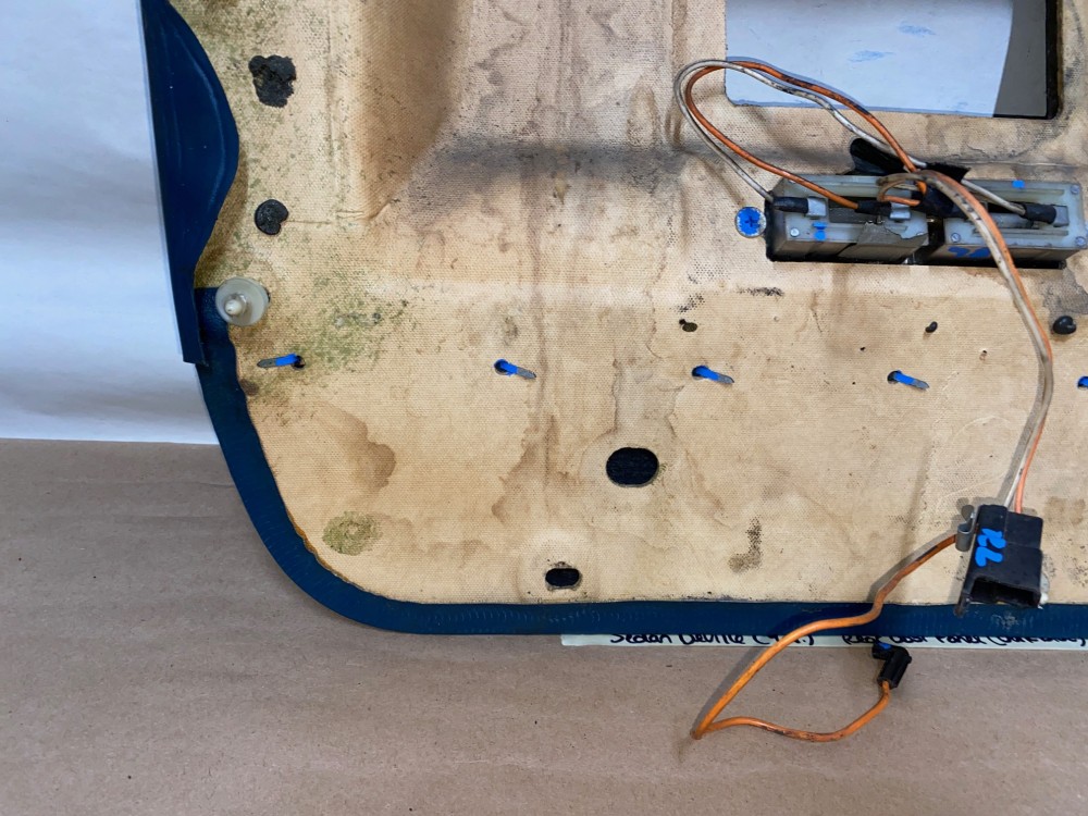 OEM 1971 1972 1973 1974 1975 1976 Cadillac Sedan Deville Fleetwood Calais 4 Door LEFT DRIVER SIDE REAR LOWER DOOR PANEL ARM REST with COURTESY LIGHT - DARK BLUE - Image 19