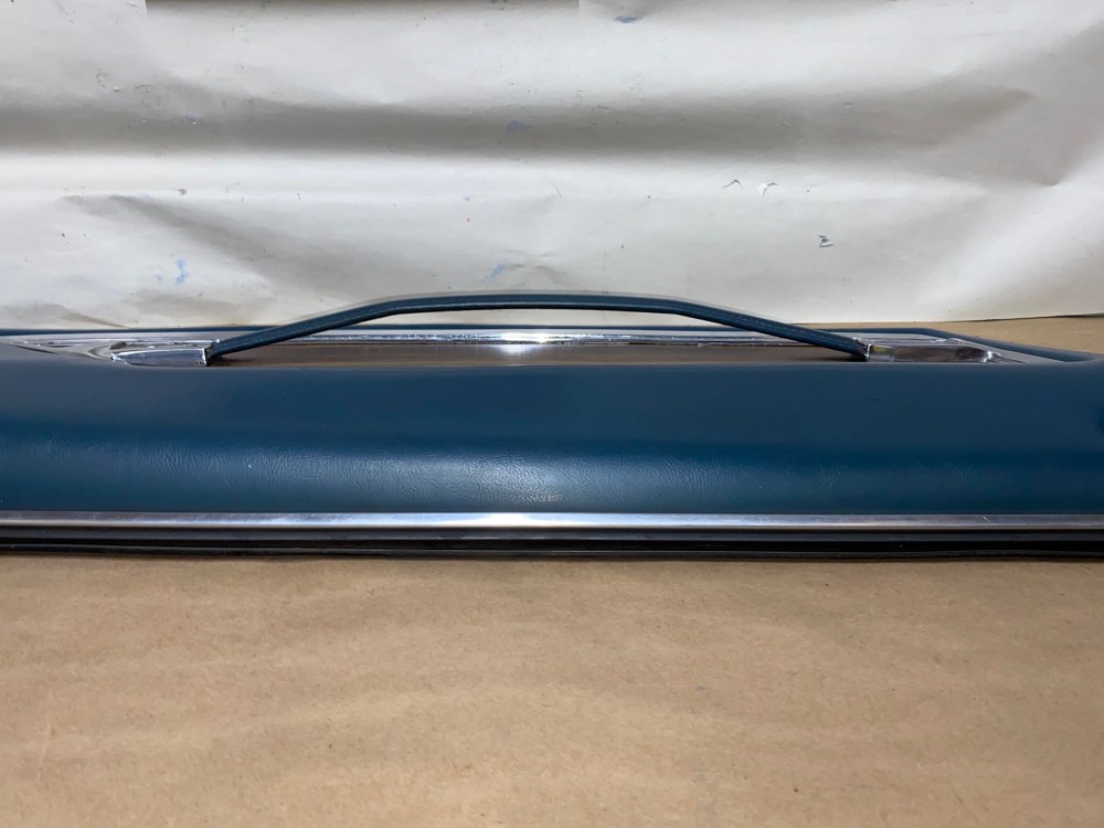 OEM 1971 1972 Cadillac Sedan Deville Fleetwood Calais 4 Door LEFT DRIVER SIDE FRONT UPPER DOOR PANEL TRIM DARK BLUE - Image 14