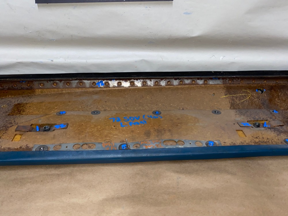 OEM 1971 1972 Cadillac Sedan Deville Fleetwood Calais 4 Door LEFT DRIVER SIDE FRONT UPPER DOOR PANEL TRIM DARK BLUE - Image 21