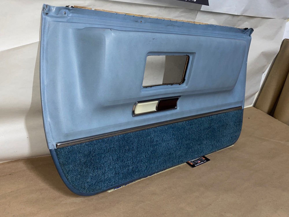 OEM 1971 1972 1973 1974 1975 1976 Cadillac Sedan Deville Fleetwood Calais 4 Door RIGHT PASSENGER SIDE REAR LOWER DOOR PANEL ARM REST with COURTESY LIGHT - LIGHT BLUE - Image 9