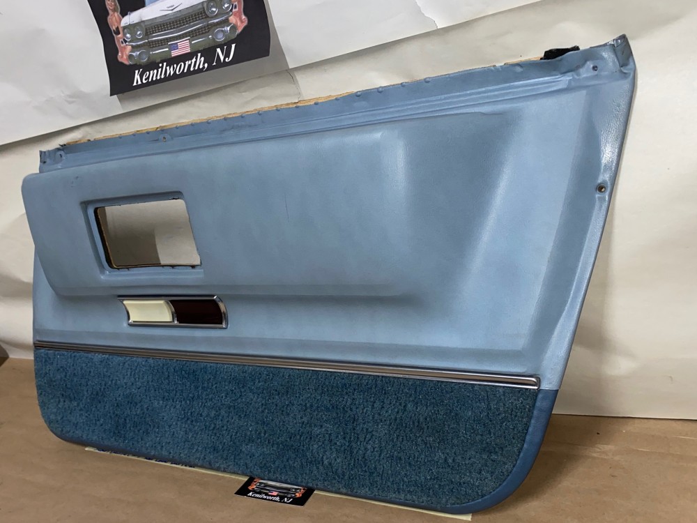 OEM 1971 1972 1973 1974 1975 1976 Cadillac Sedan Deville Fleetwood Calais 4 Door RIGHT PASSENGER SIDE REAR LOWER DOOR PANEL ARM REST with COURTESY LIGHT - LIGHT BLUE - Image 10