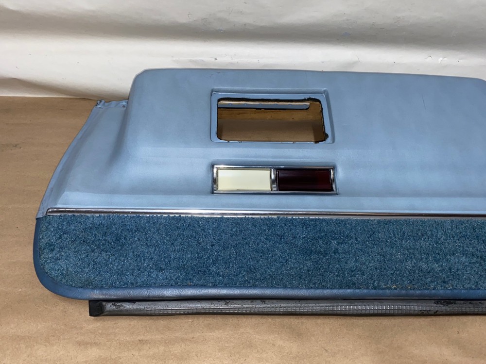 OEM 1971 1972 1973 1974 1975 1976 Cadillac Sedan Deville Fleetwood Calais 4 Door RIGHT PASSENGER SIDE REAR LOWER DOOR PANEL ARM REST with COURTESY LIGHT - LIGHT BLUE - Image 11