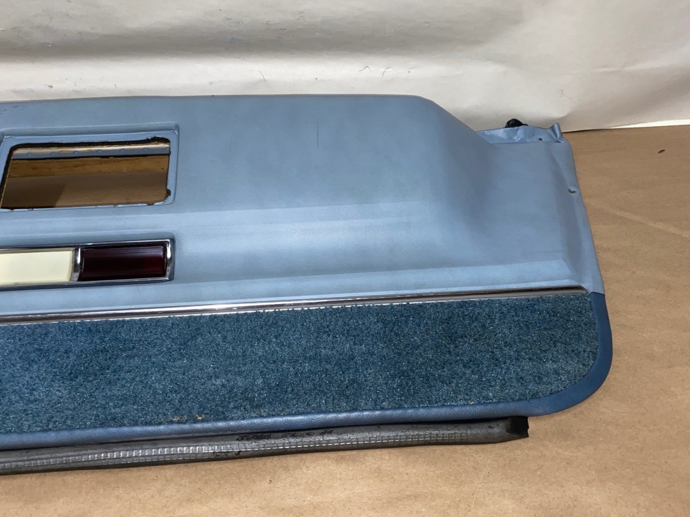 OEM 1971 1972 1973 1974 1975 1976 Cadillac Sedan Deville Fleetwood Calais 4 Door RIGHT PASSENGER SIDE REAR LOWER DOOR PANEL ARM REST with COURTESY LIGHT - LIGHT BLUE - Image 12