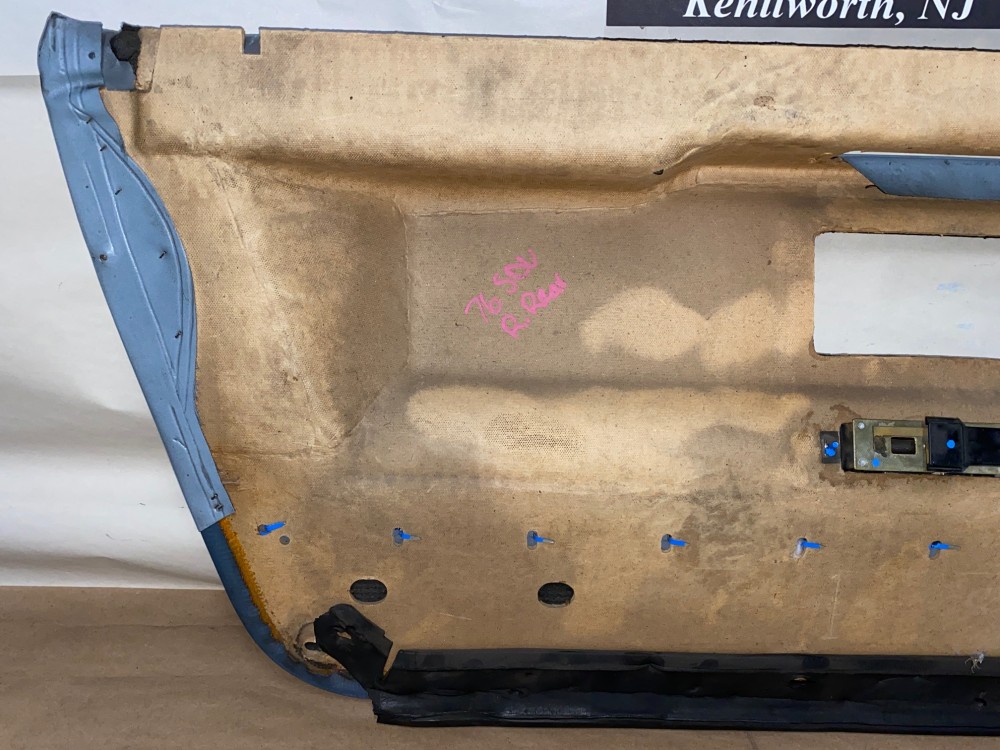 OEM 1971 1972 1973 1974 1975 1976 Cadillac Sedan Deville Fleetwood Calais 4 Door RIGHT PASSENGER SIDE REAR LOWER DOOR PANEL ARM REST with COURTESY LIGHT - LIGHT BLUE - Image 16