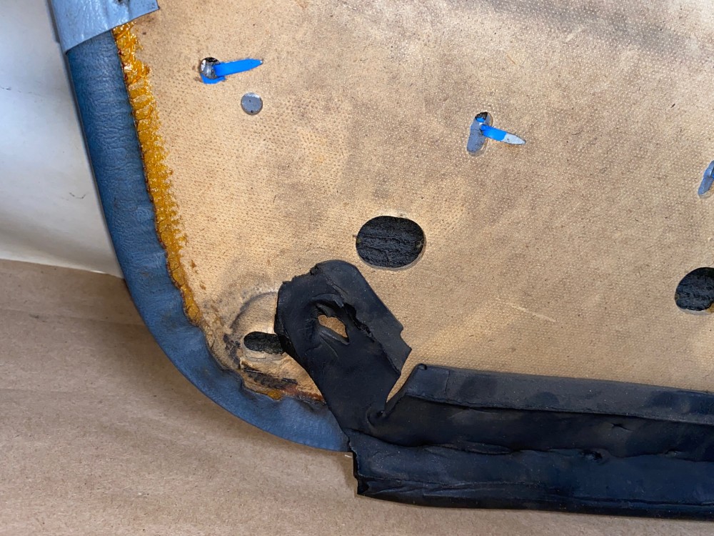 OEM 1971 1972 1973 1974 1975 1976 Cadillac Sedan Deville Fleetwood Calais 4 Door RIGHT PASSENGER SIDE REAR LOWER DOOR PANEL ARM REST with COURTESY LIGHT - LIGHT BLUE - Image 18