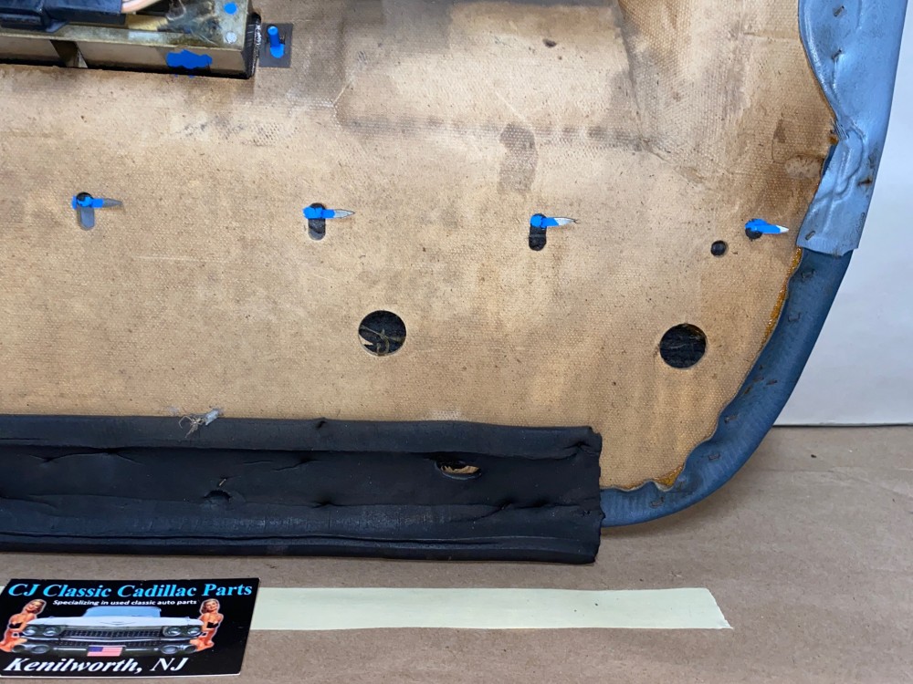 OEM 1971 1972 1973 1974 1975 1976 Cadillac Sedan Deville Fleetwood Calais 4 Door RIGHT PASSENGER SIDE REAR LOWER DOOR PANEL ARM REST with COURTESY LIGHT - LIGHT BLUE - Image 21