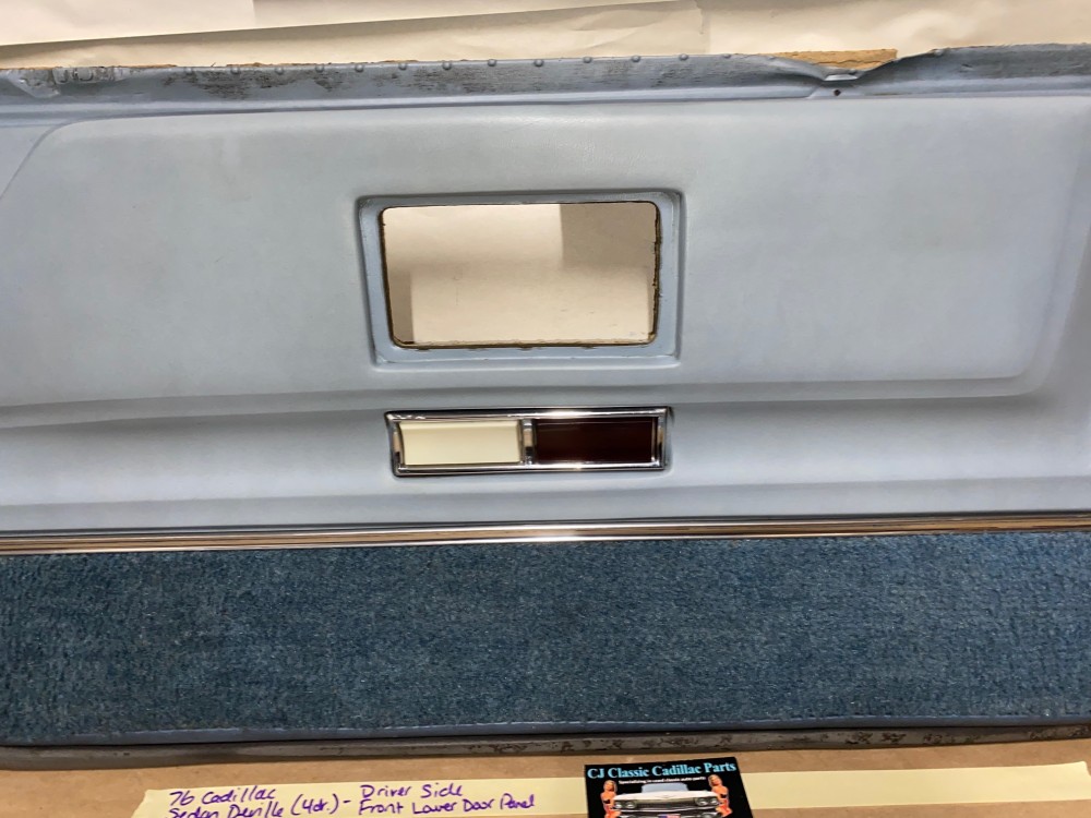 OEM 1971 1972 1973 1974 1975 1976 Cadillac Sedan Deville Fleetwood Calais 4 Door RIGHT PASSENGER SIDE FRONT LOWER DOOR PANEL with COURTESY LIGHT - LIGHT BLUE - Image 3
