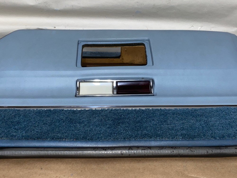 OEM 1971 1972 1973 1974 1975 1976 Cadillac Sedan Deville Fleetwood Calais 4 Door RIGHT PASSENGER SIDE FRONT LOWER DOOR PANEL with COURTESY LIGHT - LIGHT BLUE - Image 11