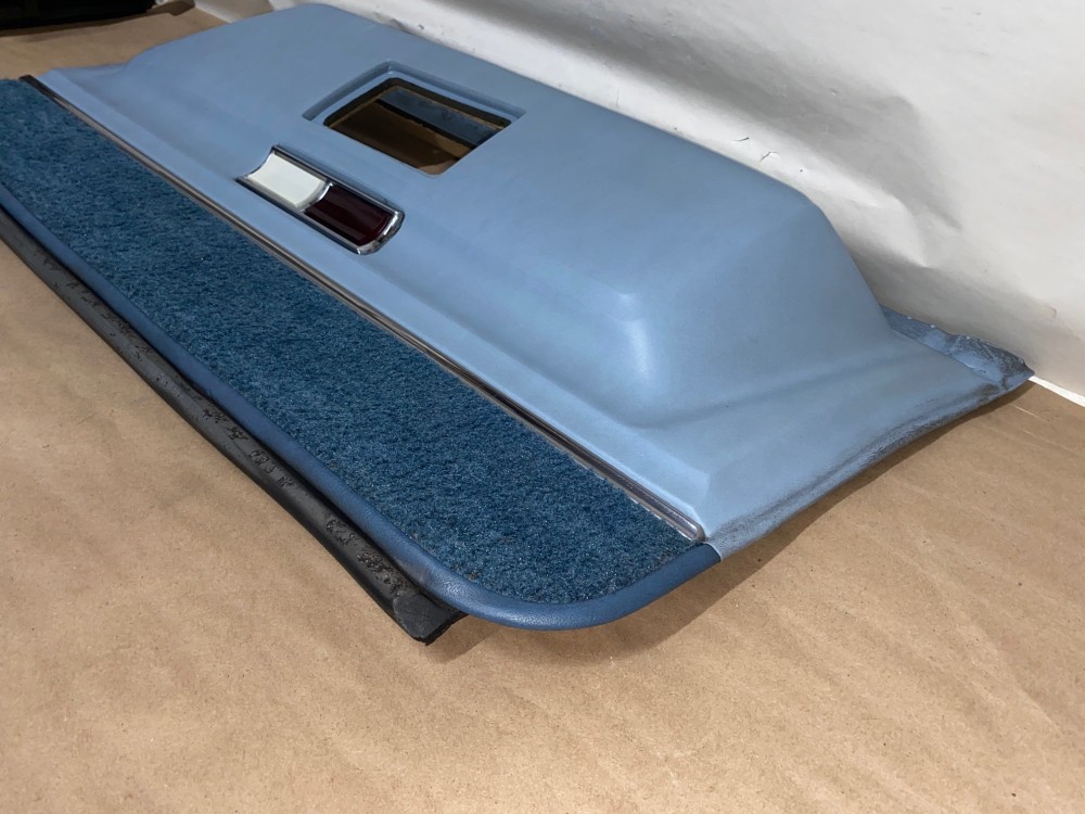 OEM 1971 1972 1973 1974 1975 1976 Cadillac Sedan Deville Fleetwood Calais 4 Door RIGHT PASSENGER SIDE FRONT LOWER DOOR PANEL with COURTESY LIGHT - LIGHT BLUE - Image 14