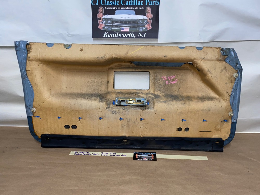 OEM 1971 1972 1973 1974 1975 1976 Cadillac Sedan Deville Fleetwood Calais 4 Door RIGHT PASSENGER SIDE FRONT LOWER DOOR PANEL with COURTESY LIGHT - LIGHT BLUE - Image 15