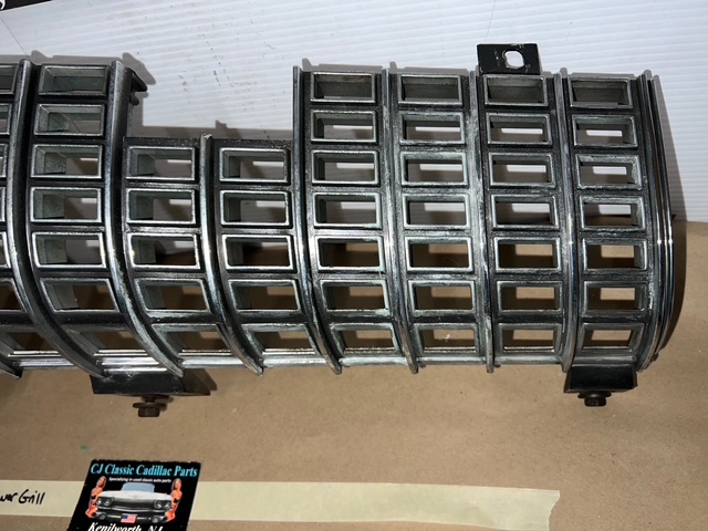 OEM 1976 Cadillac Eldorado FRONT LOWER GRILL #1606878 - Image 18