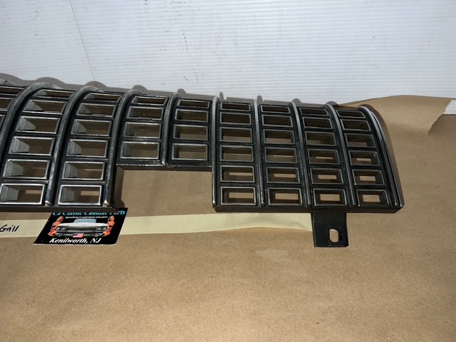 OEM 1976 Cadillac Eldorado FRONT LOWER GRILL #1606878 - Image 11