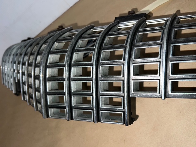OEM 1976 Cadillac Eldorado FRONT LOWER GRILL #1606878 - Image 8
