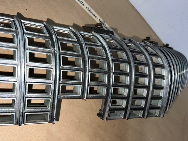 OEM 1976 Cadillac Eldorado FRONT LOWER GRILL #1606878 - Image 2