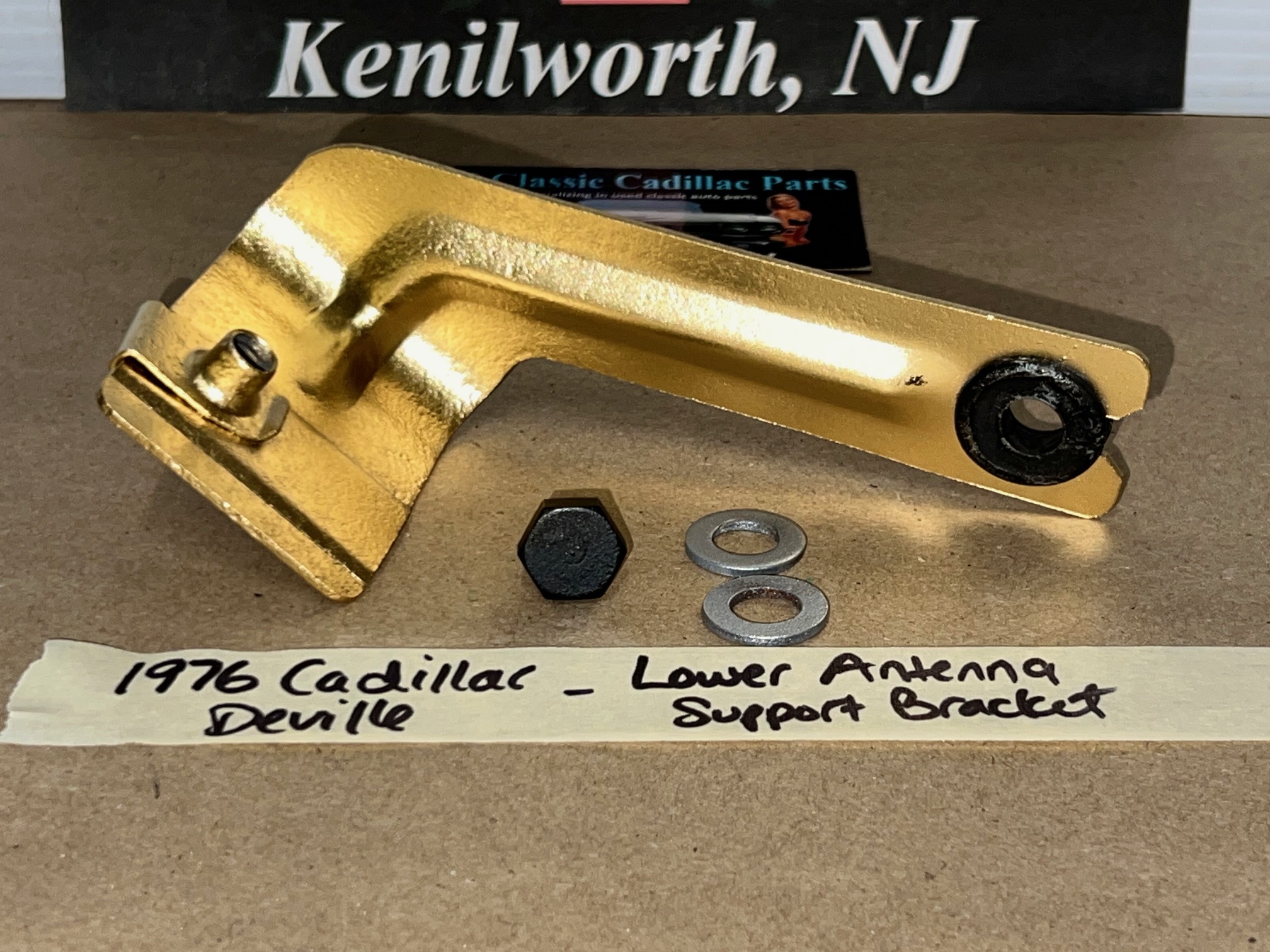 OEM 1973 1974 1975 1976 Cadillac Deville Calais Fleetwood 1973 1974 1975 1976 1977 1978 Eldorado LOWER ANTENNA SUPPORT MOUNTING BRACKET WITH SCREW BOLT #1602174 - Image 2