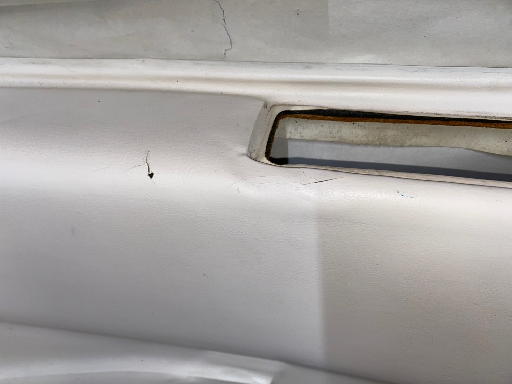 OEM 1971 1972 1973 1974 1975 1976 Cadillac Coupe Deville Calais 2 Dr LEFT DRIVER SIDE REAR LOWER DOOR PANEL ARM REST ~ WHITE WITH GREEN CARPET - Image 2