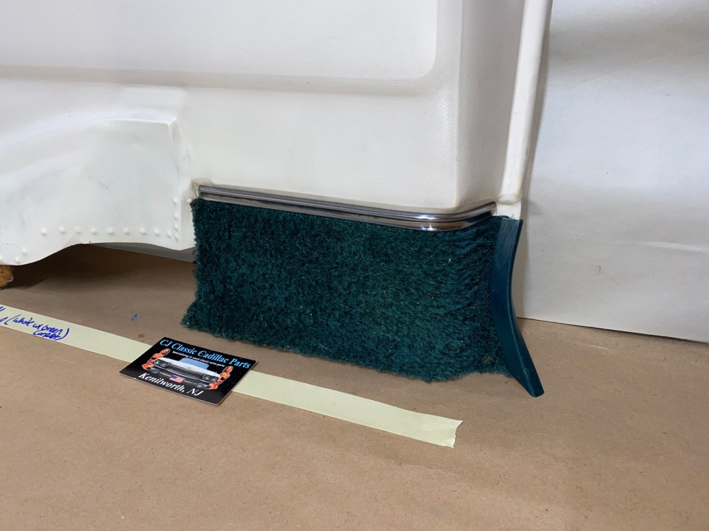 OEM 1971 1972 1973 1974 1975 1976 Cadillac Coupe Deville Calais 2 Dr LEFT DRIVER SIDE REAR LOWER DOOR PANEL ARM REST ~ WHITE WITH GREEN CARPET - Image 8