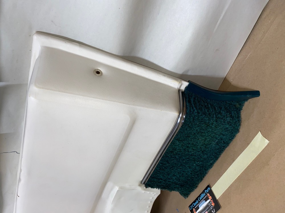 OEM 1971 1972 1973 1974 1975 1976 Cadillac Coupe Deville Calais 2 Dr LEFT DRIVER SIDE REAR LOWER DOOR PANEL ARM REST ~ WHITE WITH GREEN CARPET - Image 9