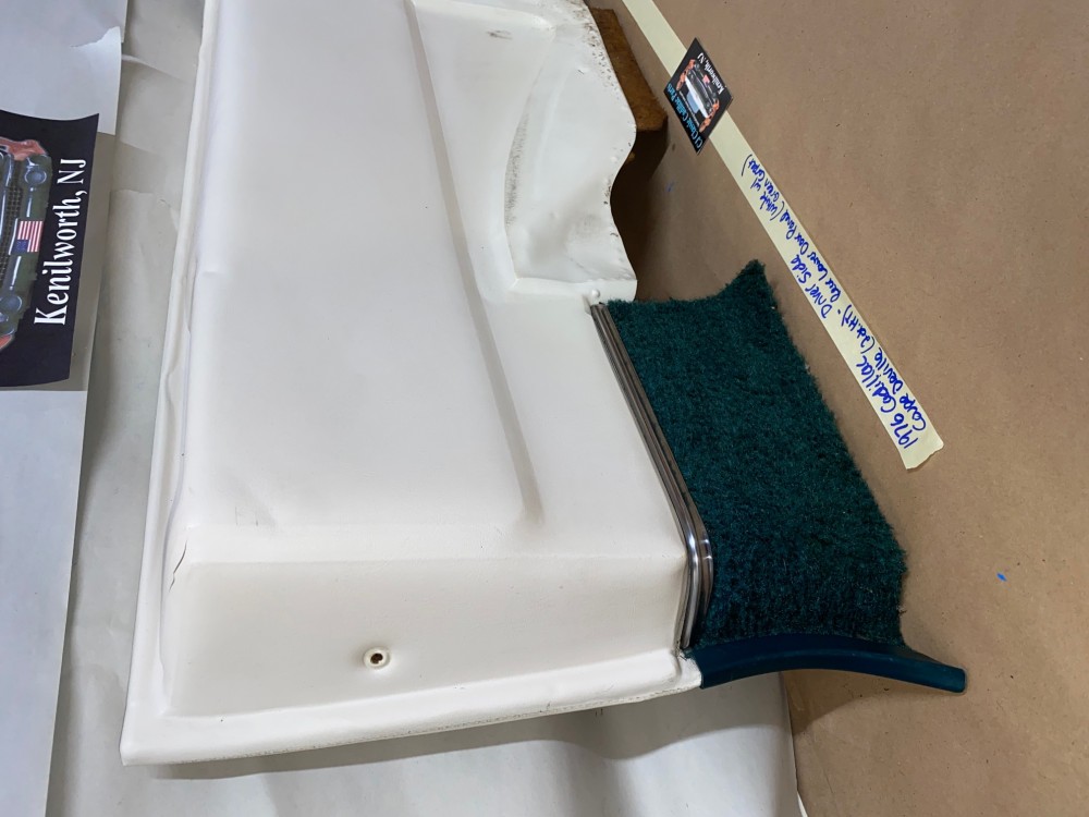 OEM 1971 1972 1973 1974 1975 1976 Cadillac Coupe Deville Calais 2 Dr RIGHT PASSENGER SIDE REAR LOWER DOOR PANEL ARM REST ~ WHITE WITH GREEN CARPET - Image 7