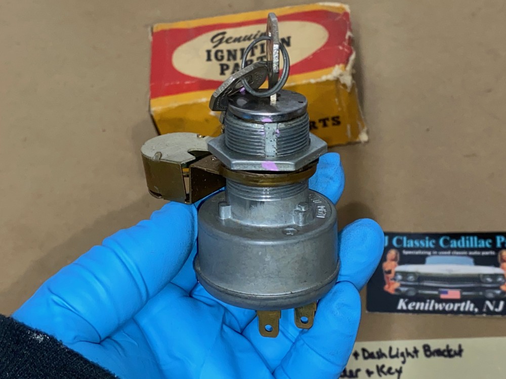 NOS 1957 1958 1959 1960 1961 CADILLAC IGNITION SWITCH DASH LIGHT BRACKET WITH LOCK CYLINDER & KEY - Image 20