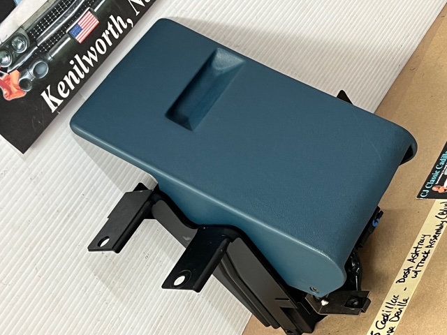 OEM 1974 1975 1976 Cadillac Deville Eldorado Fleetwood Calais DASH ASHTRAY ASH TRAY ASSEMBLY WITH TRACKS (BLUE) - Image 14