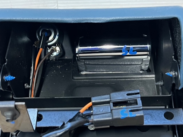OEM 1974 1975 1976 Cadillac Deville Eldorado Fleetwood Calais DASH ASHTRAY ASH TRAY ASSEMBLY WITH TRACKS (BLUE) - Image 11