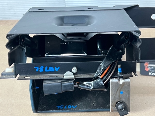 OEM 1974 1975 1976 Cadillac Deville Eldorado Fleetwood Calais DASH ASHTRAY ASH TRAY ASSEMBLY WITH TRACKS (BLUE) - Image 22