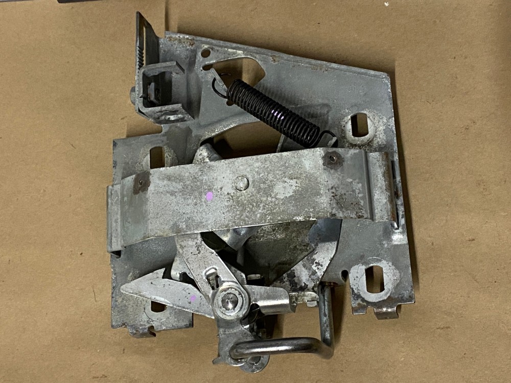 OEM 1962 1963 1964 1965 1966 1967 1968 1969 1970 1971 1972 1973 Cadillac Eldorado Deville Fleetwood Calais REAR DECK LID MECHANICAL TRUNK LATCH PULLDOWN MECHANISM #4876992/#4843754/#8756577 - Image 3