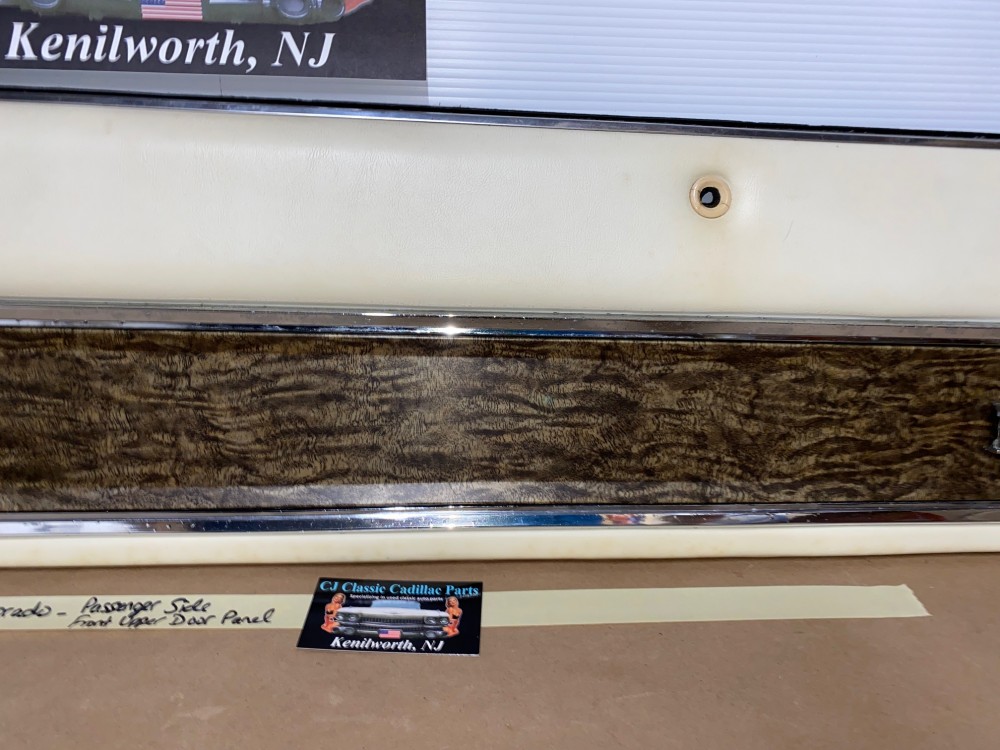 OEM 1971 1972 Cadillac Eldorado Coupe Deville Calais 2 Door RIGHT PASSENGER SIDE FRONT UPPER DOOR PANEL TRIM - Image 4