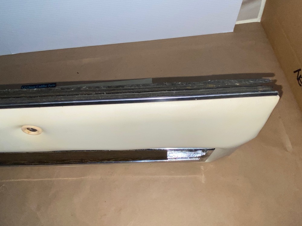 OEM 1971 1972 Cadillac Eldorado Coupe Deville Calais 2 Door RIGHT PASSENGER SIDE FRONT UPPER DOOR PANEL TRIM - Image 20