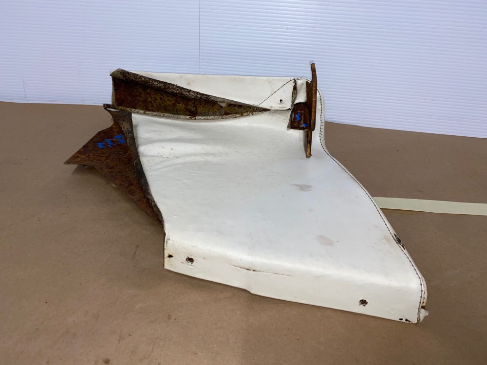 OEM 1969 1970 Cadillac Coupe Deville Convertible LEFT DRIVER SIDE REAR SEAT FILLER CONVERTIBLE TOP PISTON COVER TRIM - WHITE - Image 10