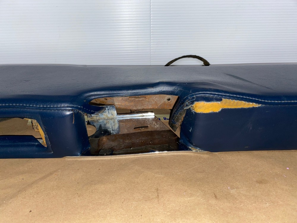 OEM 1966 1967 Cadillac Fleetwood 75 LIMO LIMOUSINE RIGHT PASSENGER SIDE REAR DOOR PANEL ARM REST PAD BASE WITH VENT & COURTESY LIGHT - DARK BLUE - Image 4
