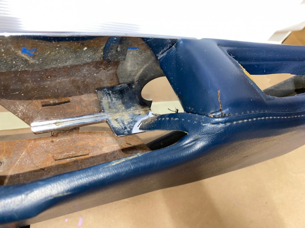 OEM 1966 1967 Cadillac Fleetwood 75 LIMO LIMOUSINE RIGHT PASSENGER SIDE REAR DOOR PANEL ARM REST PAD BASE WITH VENT & COURTESY LIGHT - DARK BLUE - Image 13