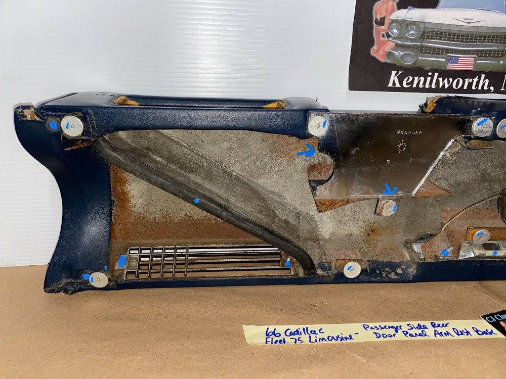 OEM 1966 1967 Cadillac Fleetwood 75 LIMO LIMOUSINE RIGHT PASSENGER SIDE REAR DOOR PANEL ARM REST PAD BASE WITH VENT & COURTESY LIGHT - DARK BLUE - Image 16