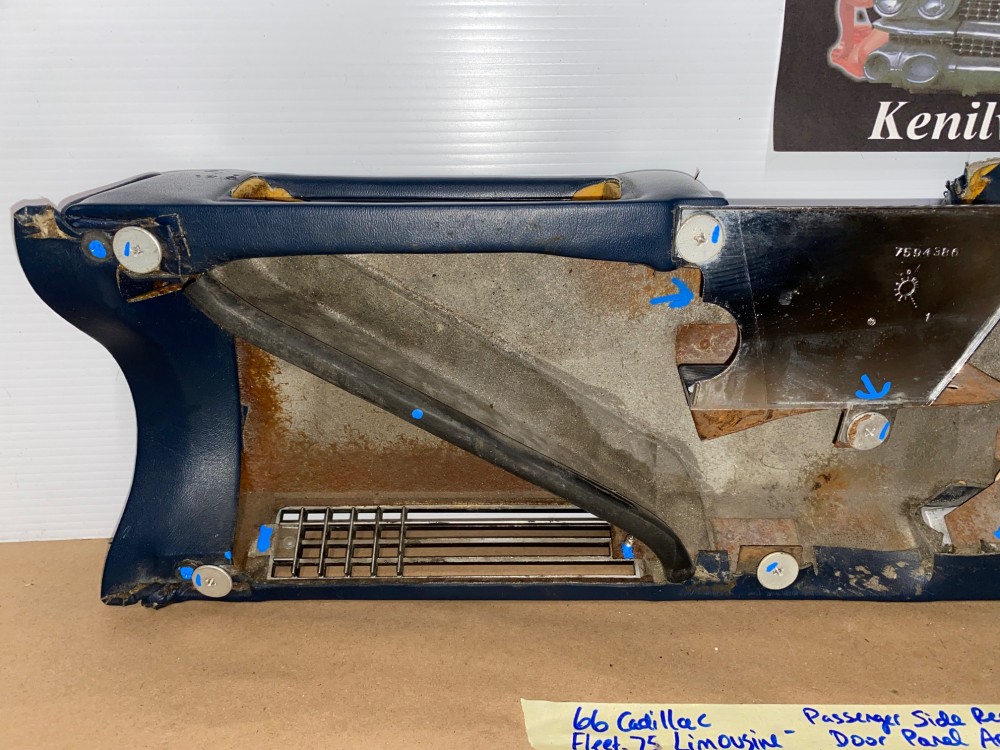 OEM 1966 1967 Cadillac Fleetwood 75 LIMO LIMOUSINE RIGHT PASSENGER SIDE REAR DOOR PANEL ARM REST PAD BASE WITH VENT & COURTESY LIGHT - DARK BLUE - Image 19