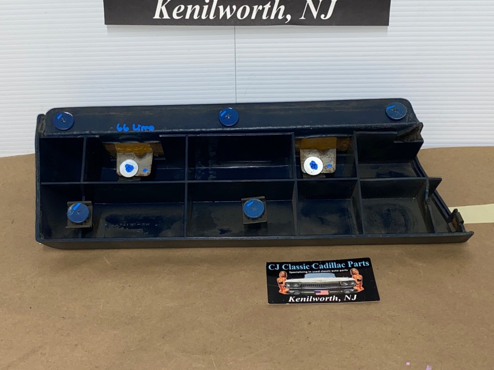 OEM 1966 1967 Cadillac Fleetwood LIMO LIMOUSINE RIGHT PASSENGER SIDE FRONT DOOR PANEL ARM REST BASE PAD TRIM - - DARK BLUE - Image 14