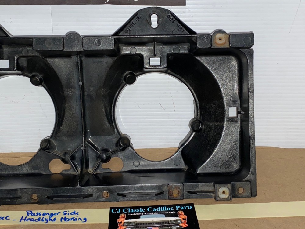 OEM 1977 1978 Cadillac Eldorado RIGHT PASSENGER SIDE PLASTIC HEADLIGHT BUCKET HOUSING MOUNT #1609618 - Image 4