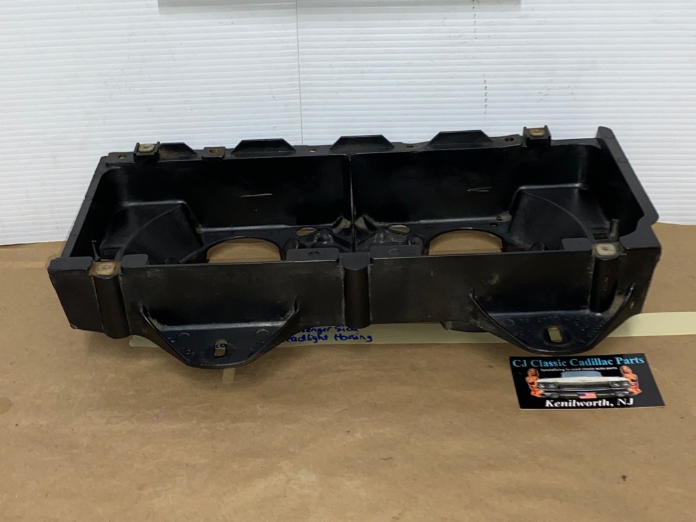 OEM 1977 1978 Cadillac Eldorado RIGHT PASSENGER SIDE PLASTIC HEADLIGHT BUCKET HOUSING MOUNT #1609618 - Image 7