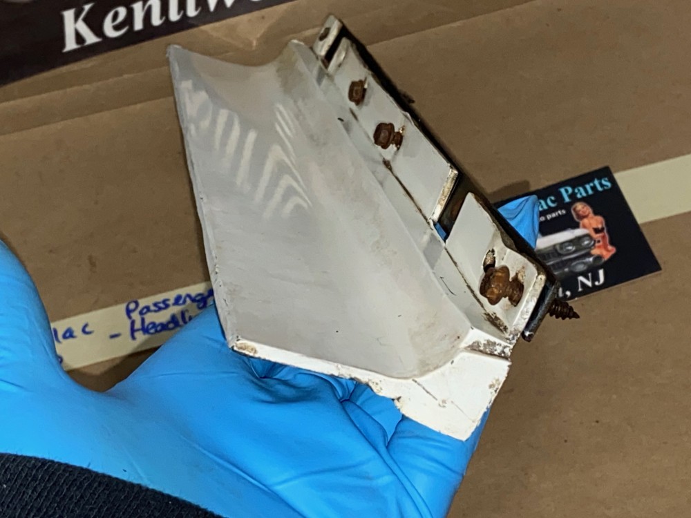OEM 1977 1978 Cadillac Eldorado RIGHT PASSENGER SIDE HEADLIGHT BUMPER FILLERS PANEL WITH SUPPORT BRACKET #1610701 - Image 6