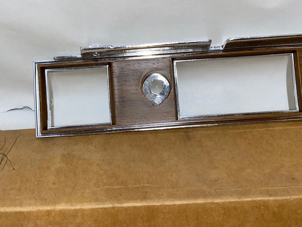 NOS 1974 1975 1976 Cadillac Fleetwood Deville Eldorado Calais RIGHT PASSENGER SIDE DASH WOODGRAIN TRIM RADIO BEZEL #1605940 - Image 2